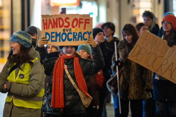 Proteste in Deutschland und anderswo: Weniger Demokratie wagen?