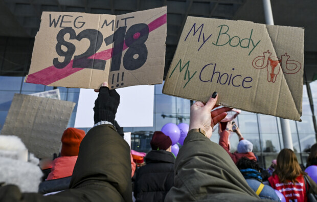 Legalisierung von Abtreibung vorerst gescheitert: Sachverständige uneins