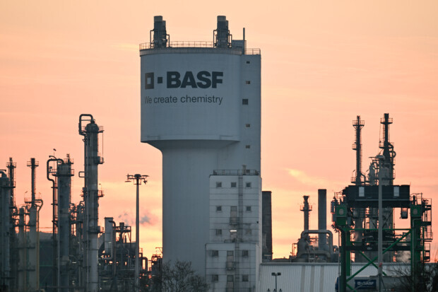 Grüne Transformation: Deutsche Traditionsunternehmen im Würgegriff der Ideologie