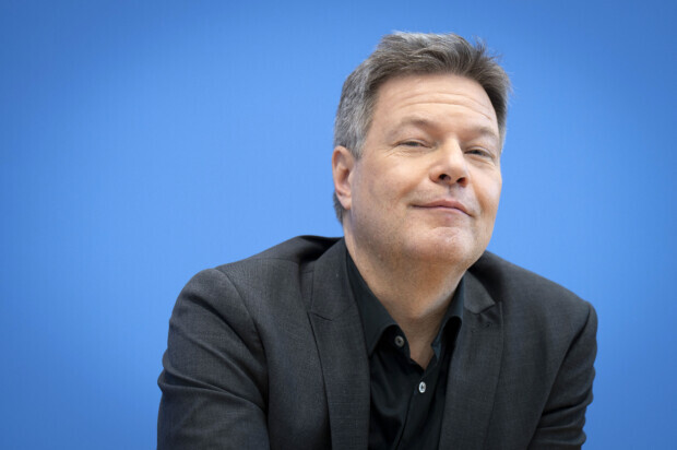 Will der hohe Herr der Grünen gebeten werden?