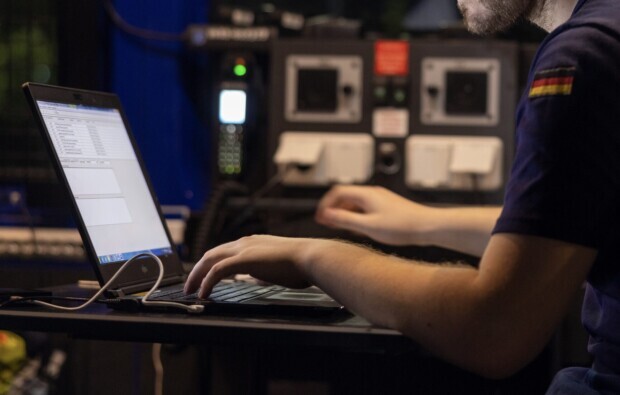 Uralte Server: Mit Atari und Commodore auf Verbrecherjagd