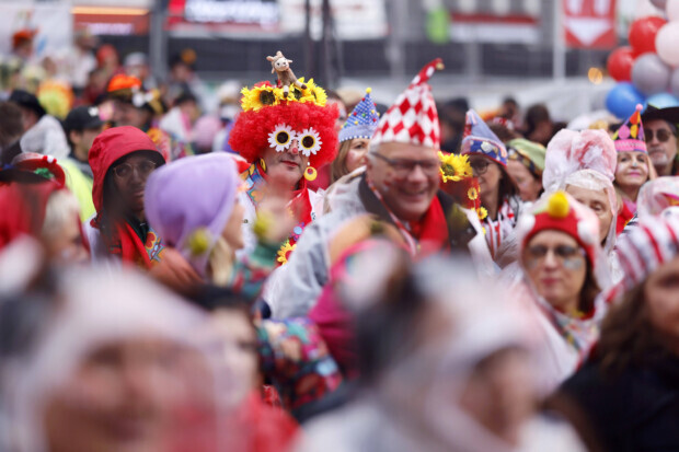 Deutsche Dörfer und Städte sagen ihre Umzüge zu Karneval ab