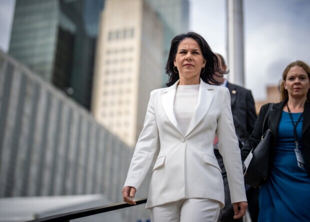 Baerbocks nächster Egotrip – auf dem UN-Catwalk