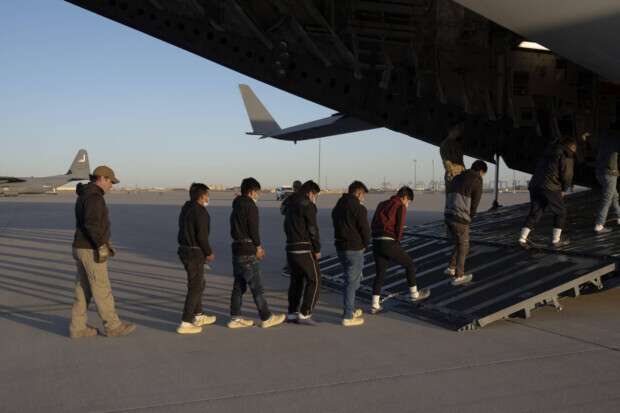 Trump schiebt ab – Deutschland kann es nicht