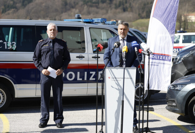 Österreichs Selbstjustiz-Bande: 17 Festnahmen nach Razzia