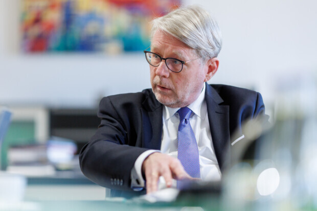 BAMF-Chef Sommer für eine radikale Reform des Asylrechts