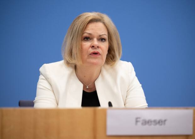 Innenministerium gesteht: Zuwanderer neigen besonders zu Gewalt- und Eigentumsdelikten