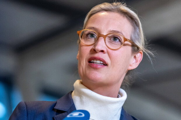 AfD erstmals vor Union