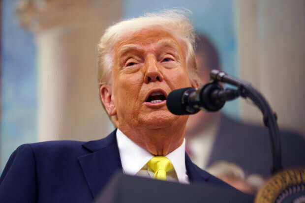 Um Provokation Trumps zu vermeiden: EU setzt Strafe gegen Apple, Meta aus