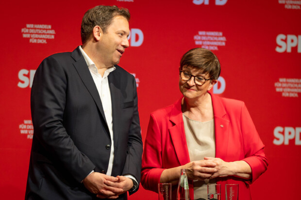 Mitgliederbefragung: Neue Regierung zur Geisterstunde