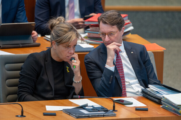 NRW rief Pflegekräfte mit viel Willkommensgeld – doch wie viele blieben, weiß das Land nicht