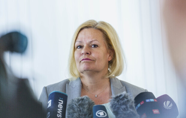 Faesers Bombe unter Dobrindts Schreibtisch