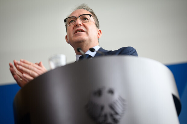 Schwarz-Rot steigt in die Einwanderungswende ein