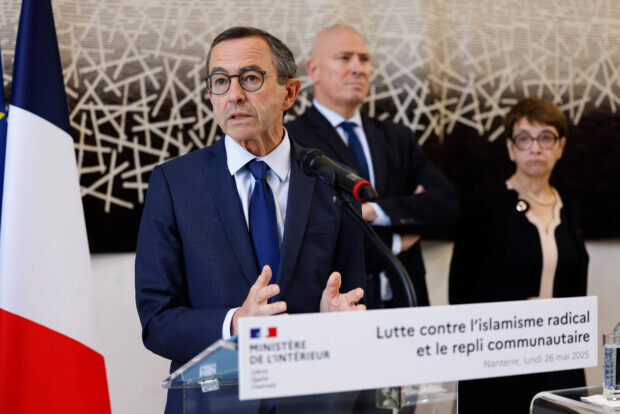 Französischer Innenminister legt Bericht vor: Muslimbrüder betreiben Lobbying in Brüssel