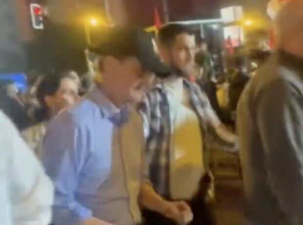 Karl Lauterbach flüchtet von Mai-Demo und wird beschimpft