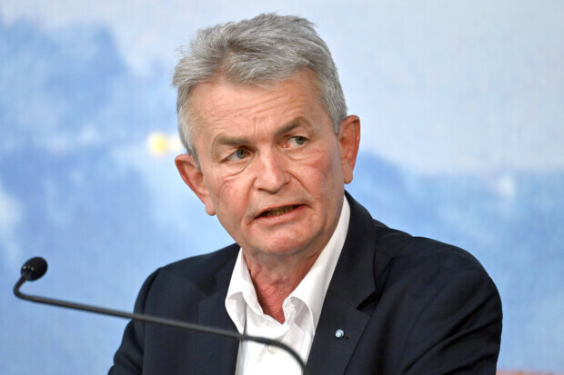 Wirtschaftsbosse fordern: Einen Feiertag streichen