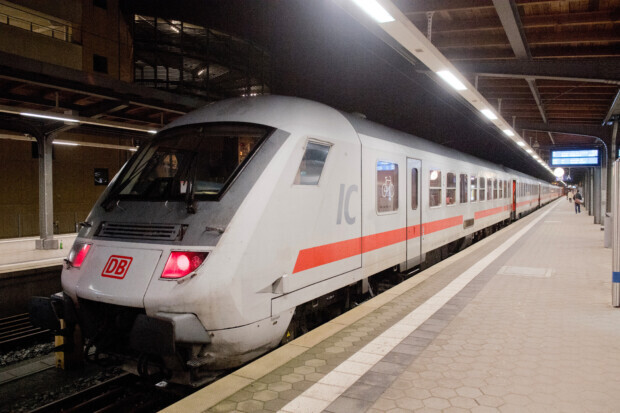 Laut Bericht drastische Kürzungen im Fernverkehr geplant – Deutsche Bahn dementiert