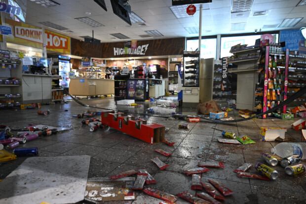 Zahlreiche Geschäfte von Demonstranten in L.A. geplündert