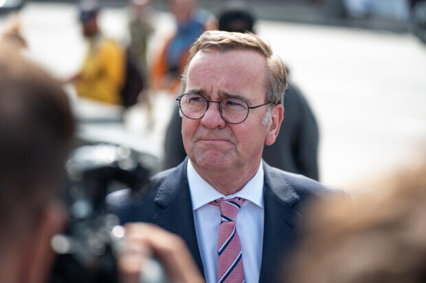 Die Schreibtischkrieger: Zu viel Führung, zu wenig Soldaten in der Bundeswehr