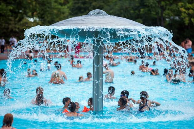 Schweizer Gemeinde schränkt nach Übergriffen durch Ausländer den Zutritt für Badegäste ein