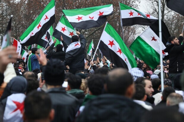 Syrer mobilisieren gegen Minderheiten – ein importierter Bürgerkrieg mitten in Europa