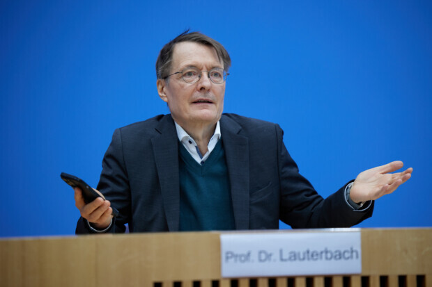 Versicherte lehnen das schlaue Kärtchen ihrer Krankenkasse ab