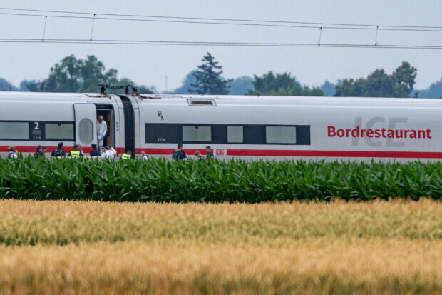 Angriff im ICE: Syrer kam aus Österreich – und hätte nie in Deutschland sein dürfen