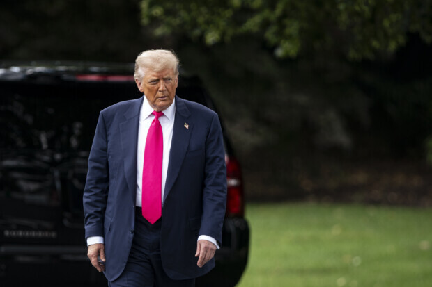 Wie ein Fleck auf Trumps Hand ein Schlaglicht auf blinden Biden-Fleck der Medien wirft