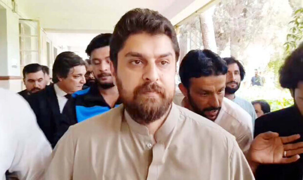 Pakistan: Ehrenmorde und Stammeskämpfe