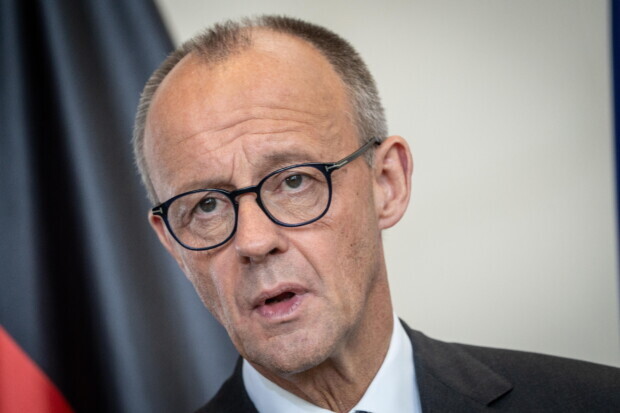 Friedrich Merz schreibt auf Arabisch – und provoziert Shitstorm
