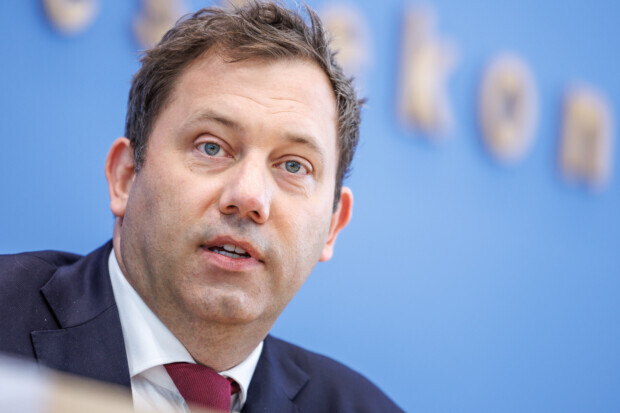 Deutschland wird zum Kriegsgebiet existenzieller Verteilungskämpfe