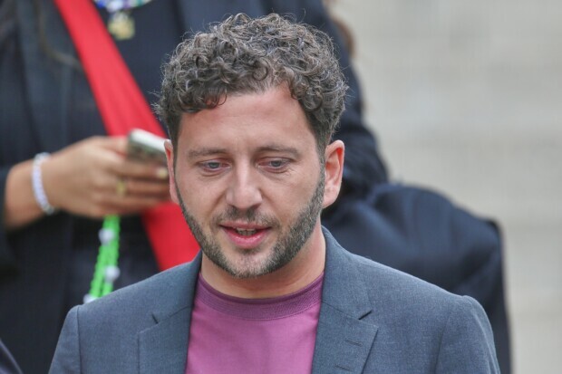 Felix Banaszak löscht alte Hetzbeiträge über Deutschland