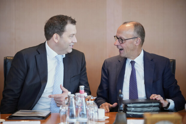 Das Wirtschaftswunder Merz-Klingbeil fällt nicht aus, es findet nur woanders statt