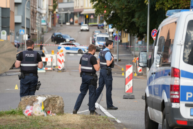 Völklingen: Polizist mit Dienstwaffe erschossen – Taser versagte offenbar