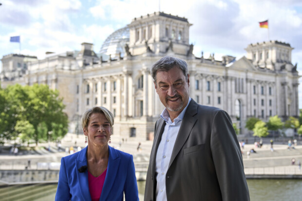 ARD-Sommerinterview: Söder attackiert Merz – aber verpackt in Watte