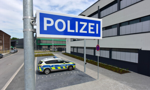 Mit Steuergeld bezahlt: Polizei bestellt Kaffeemaschine für 14.600 Euro