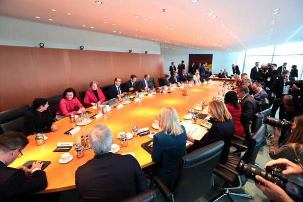 Bärbel Bas und Katherina Reiche lassen das Bürokratiemonster frei