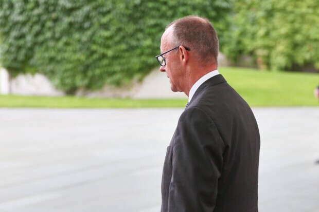 Merz MUSSTE Waffenembargo für Israel sagen – sonst Ausschluss aus Wokunistan