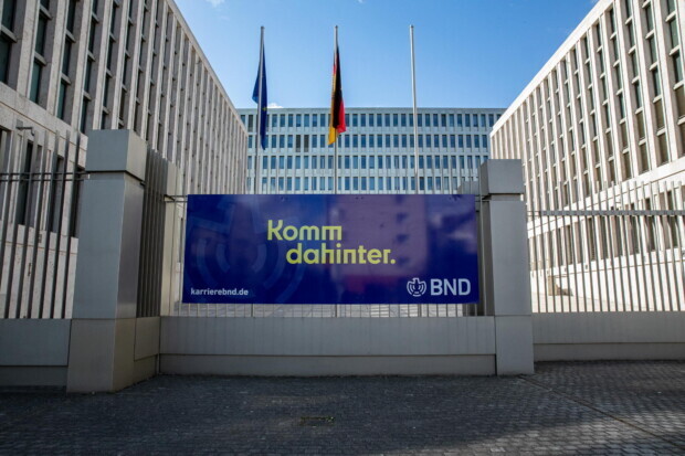 Die Staatsaffäre: Der porno-bloggende EU-Botschafter war ein „Geschenk für Geheimdienste“