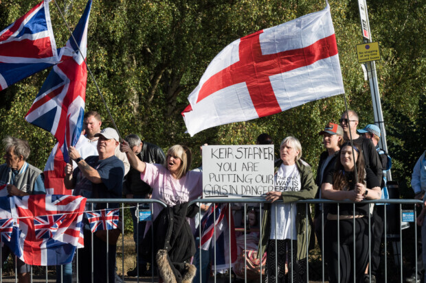 Großbritannien: Asyl-Hotel wird nicht geräumt