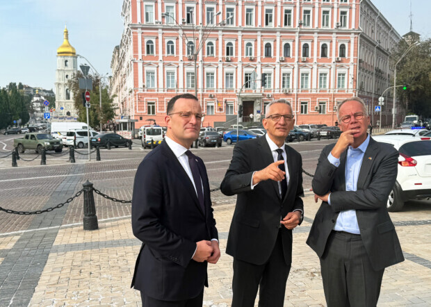 Flucht in die Ukraine – Union und SPD weichen den deutschen Problemen aus