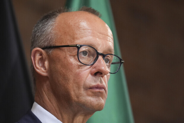 Der Schneeball entwickelt die Kraft einer Lawine