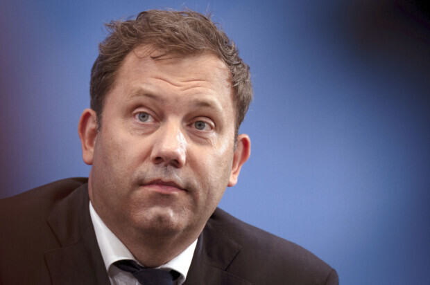 Anleihenmarkt senkt den Daumen – Klingbeil steuert weiter auf den Eisberg zu