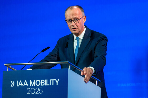 Merz plant Wirtschaftsgipfel – doch die helfen der Industrie kaum