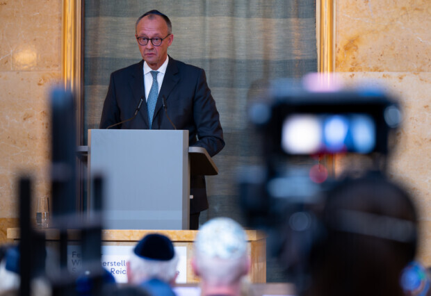 Wenn der Kanzler mit den Tränen kämpft