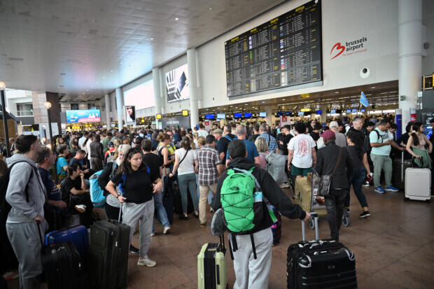 Chaos nach Cyber-Attacken auf Flughäfen – ein Angriff im Interesse Russlands?