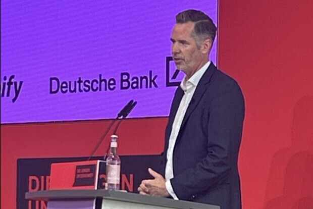 Deutsche Unternehmer auf der Suche nach Herz, Hirn und vor allem Mut