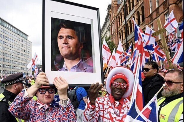 Nach Mord an Kirk: Gewaltige Demonstration für patriotisches Erwachen in London