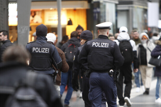 Wenn der Verdacht auf der Uniform liegt, nicht auf dem Messer