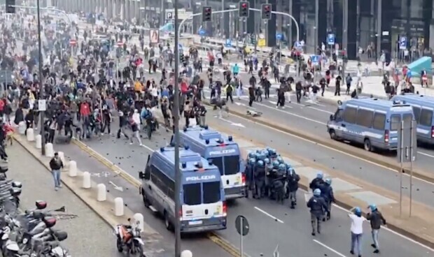 Die Truppen der Islamisten und der Linken vereint gegen den Westen